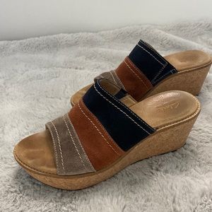 Clarks Artisan Suede Wedge Sandals padded insole